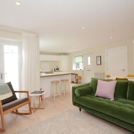 The Mews - 2 Bedroom Luxury, Spacious House With Free Parking York Zewnętrze zdjęcie
